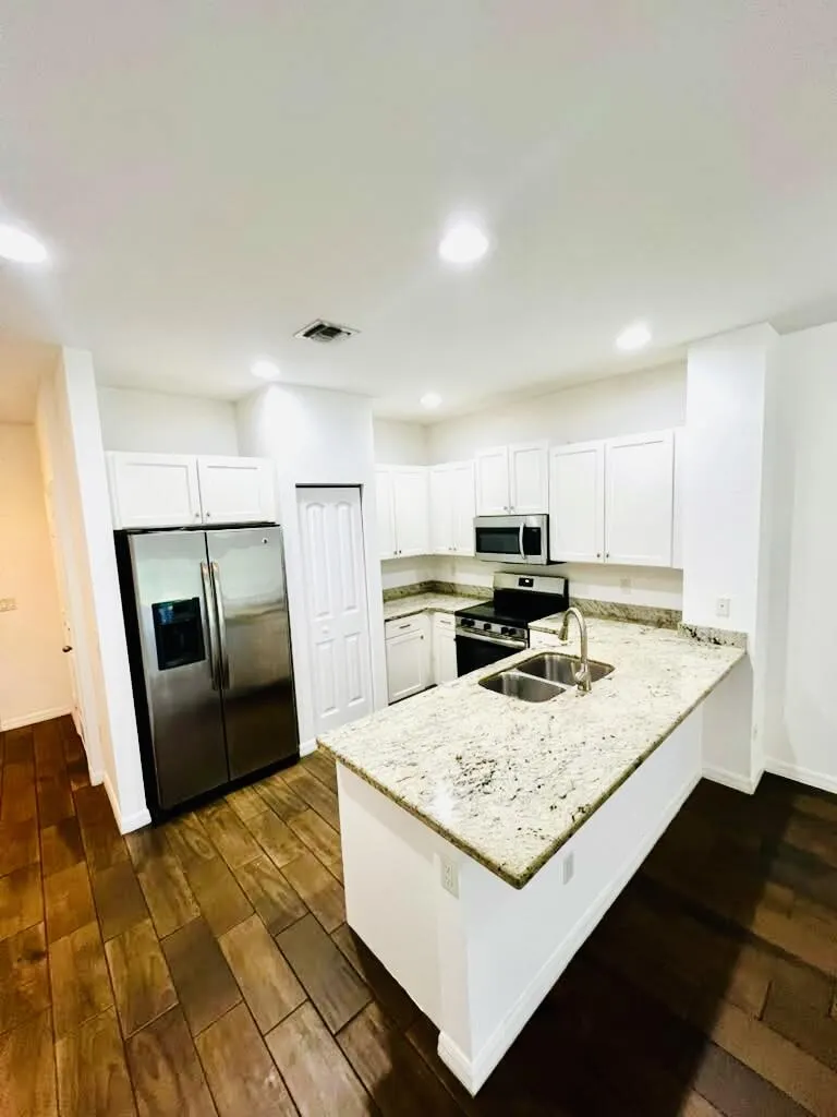 1129 Vermilion Drive