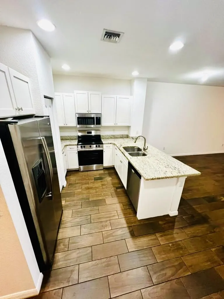 1129 Vermilion Drive