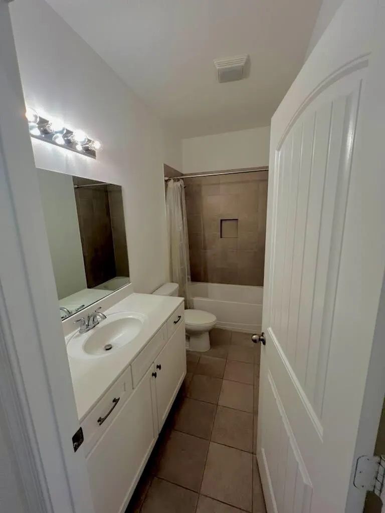 1129 Vermilion Drive