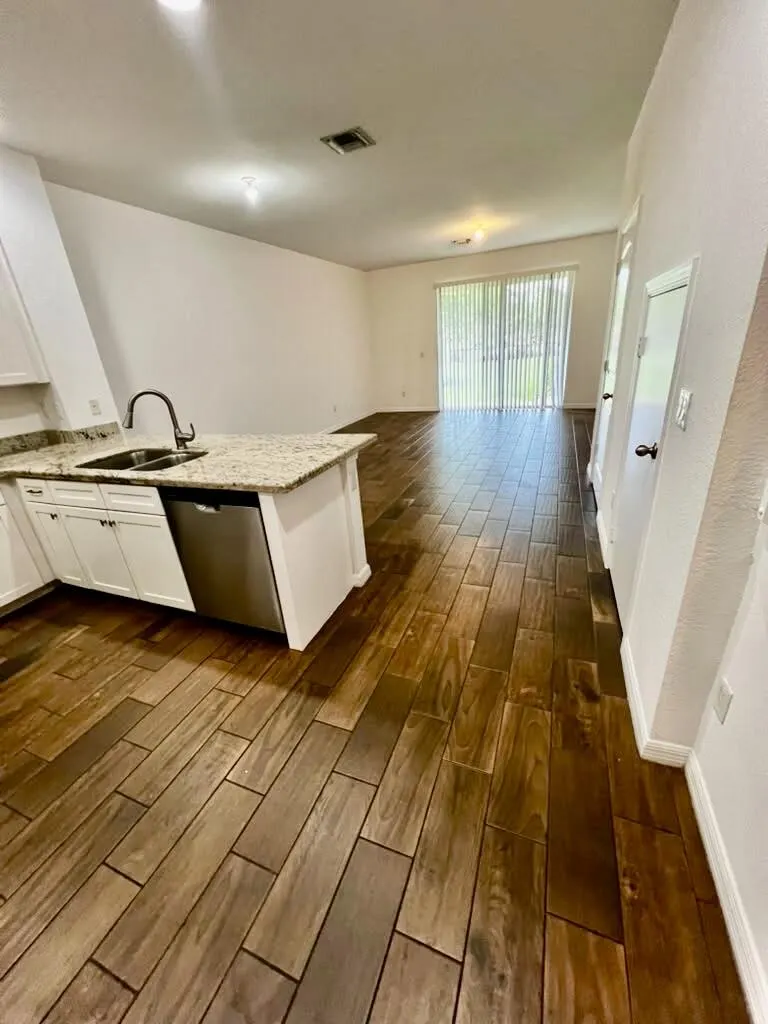 1129 Vermilion Drive