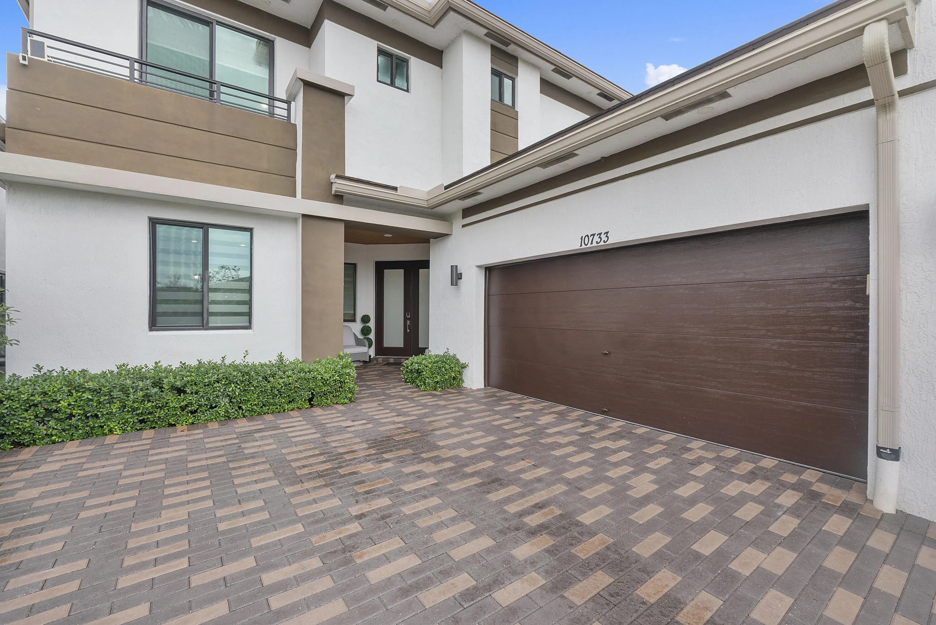 10733 AQUA Court