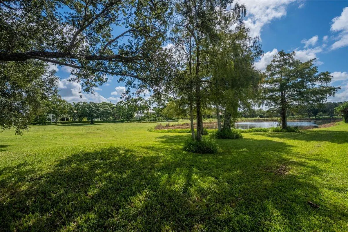 2910 TWIN OAKS Way