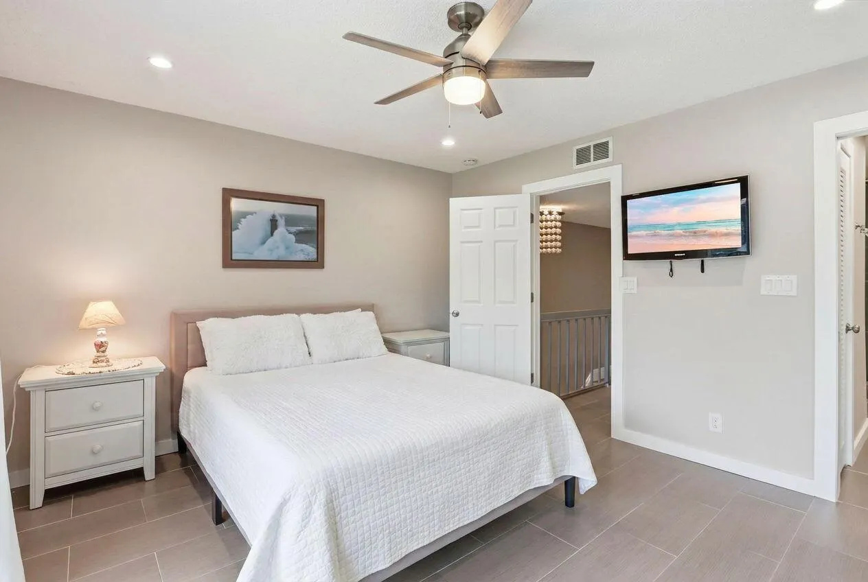 721 SE 1st Way #C11