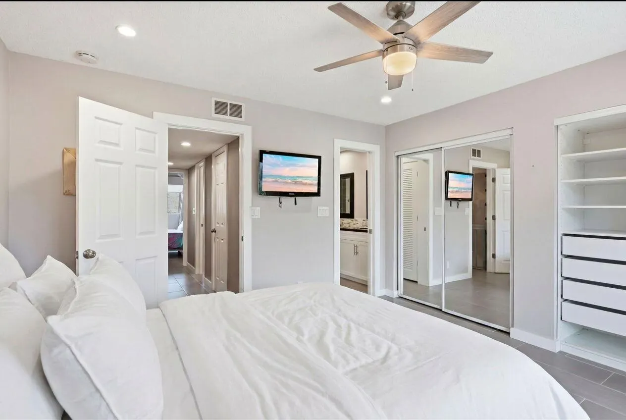 721 SE 1st Way #C11