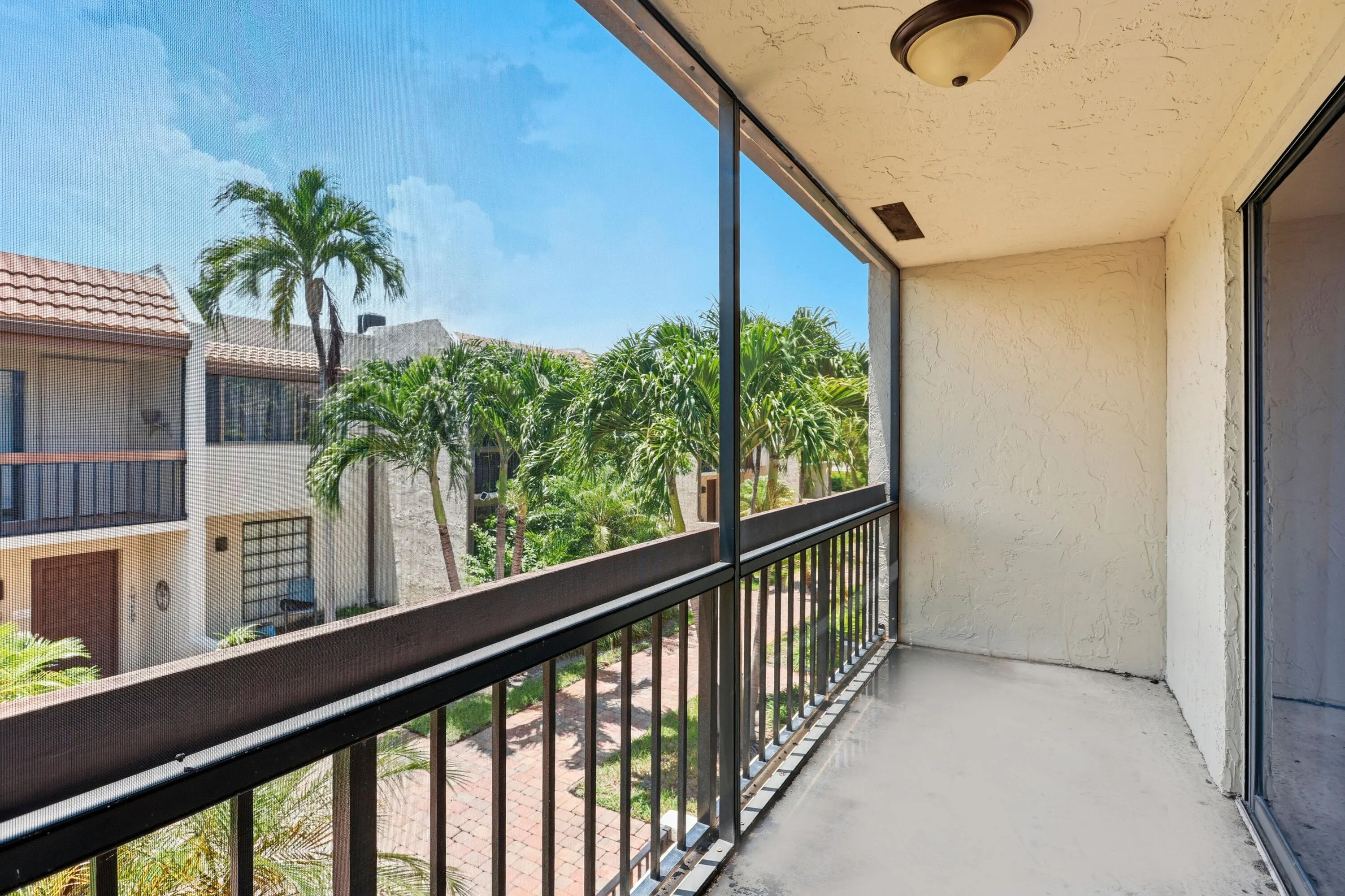 721 SE 1st Way #C11