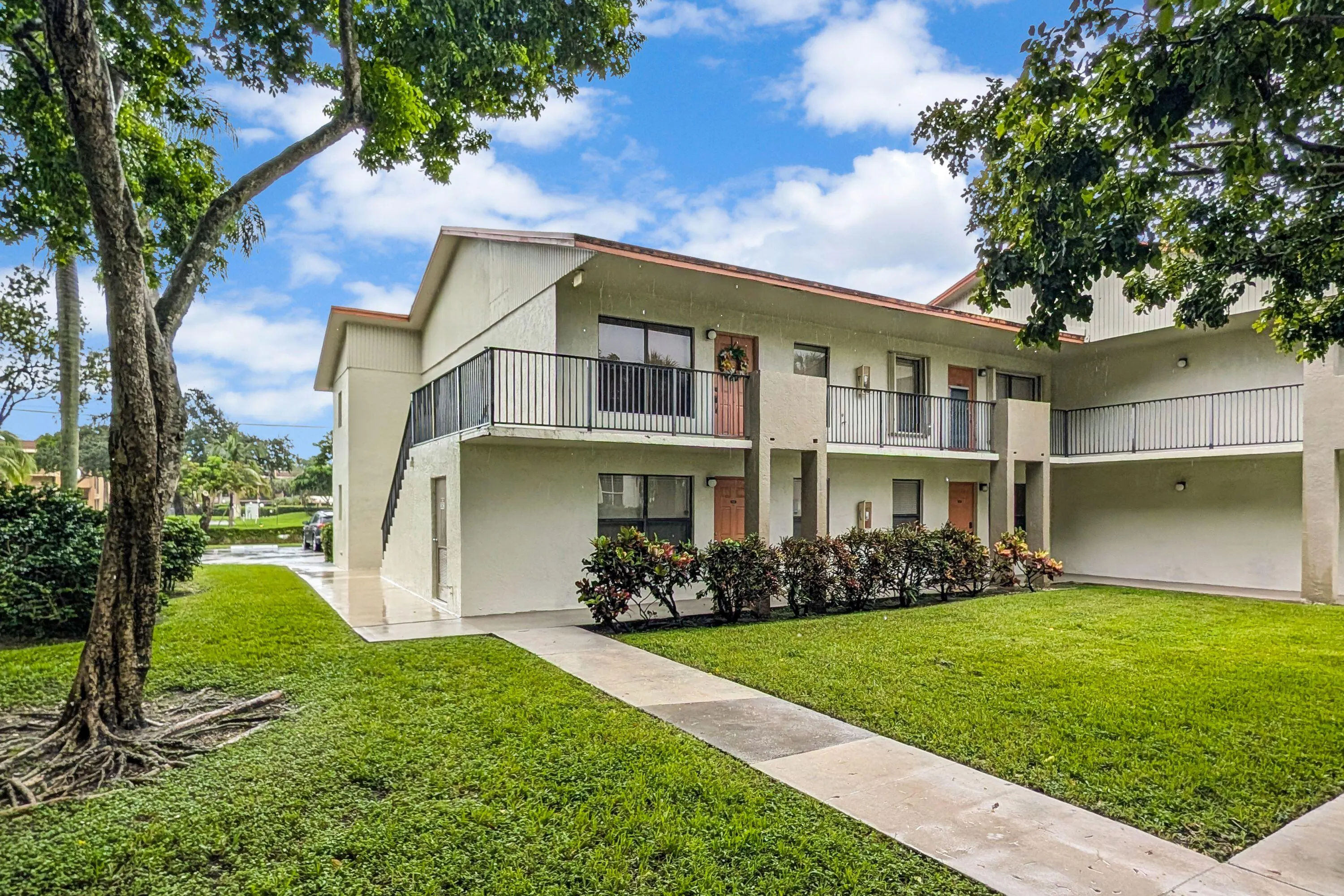 5486 COURTYARD Drive #5486