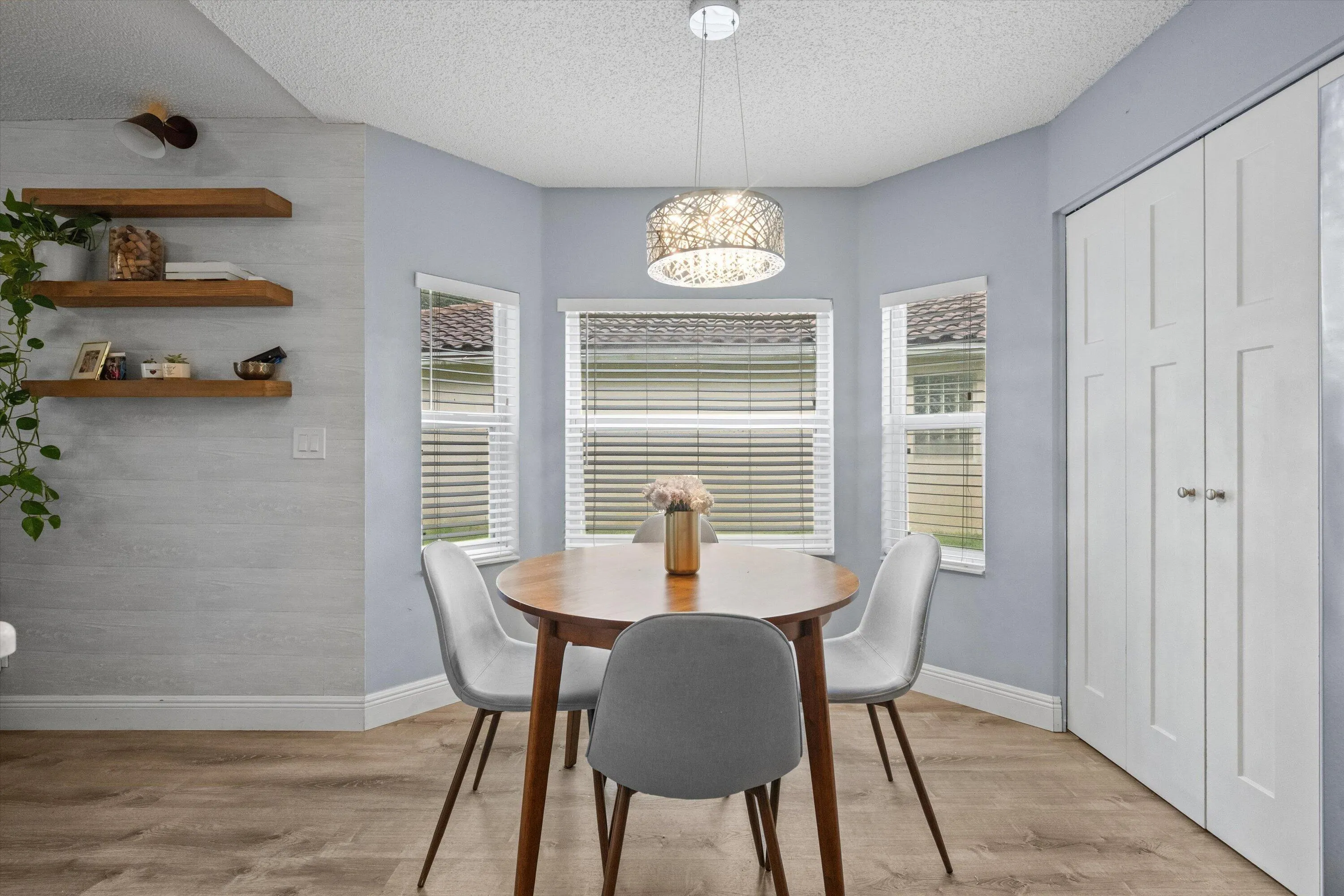 1610 LAKEFIELD NORTH Court