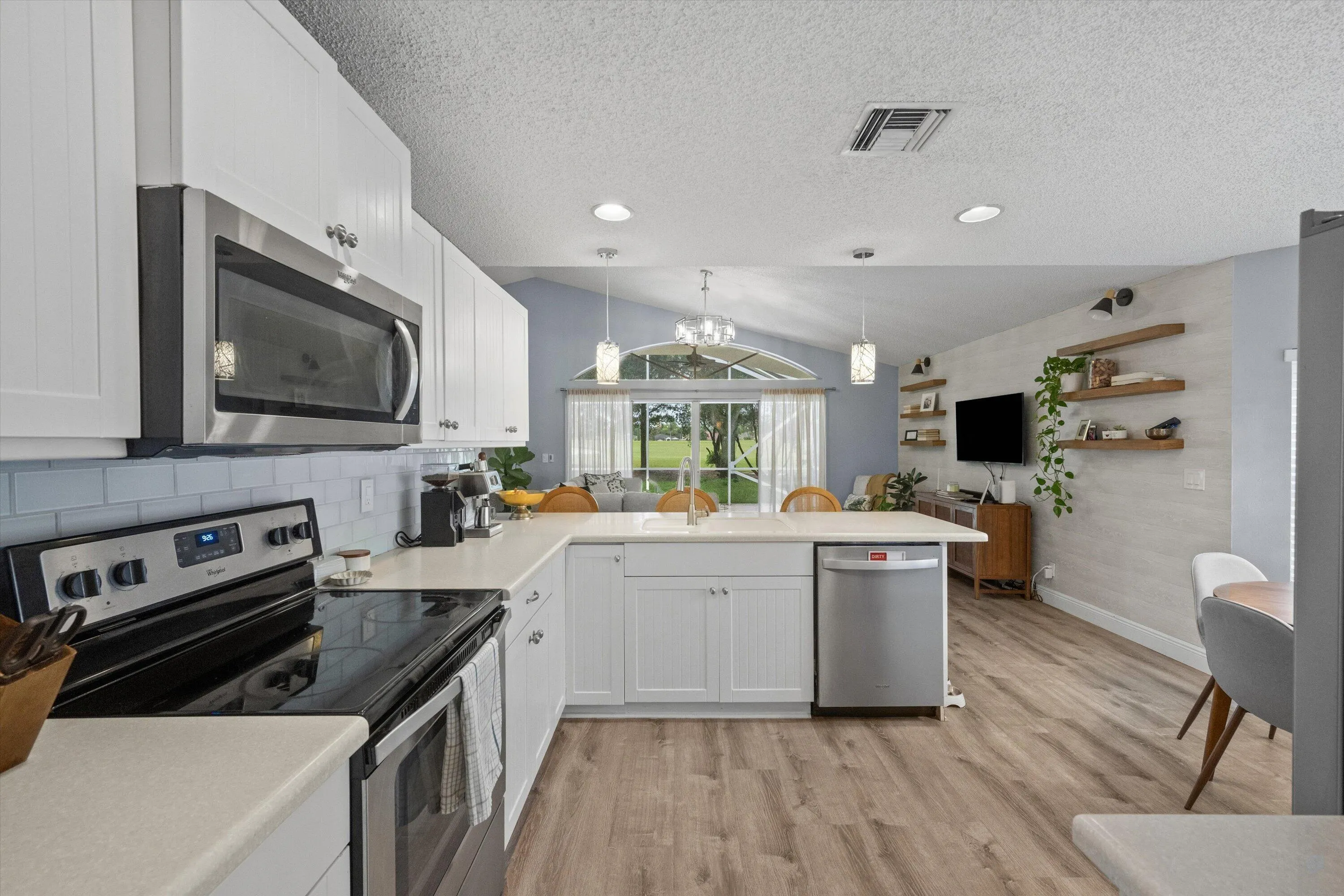 1610 LAKEFIELD NORTH Court