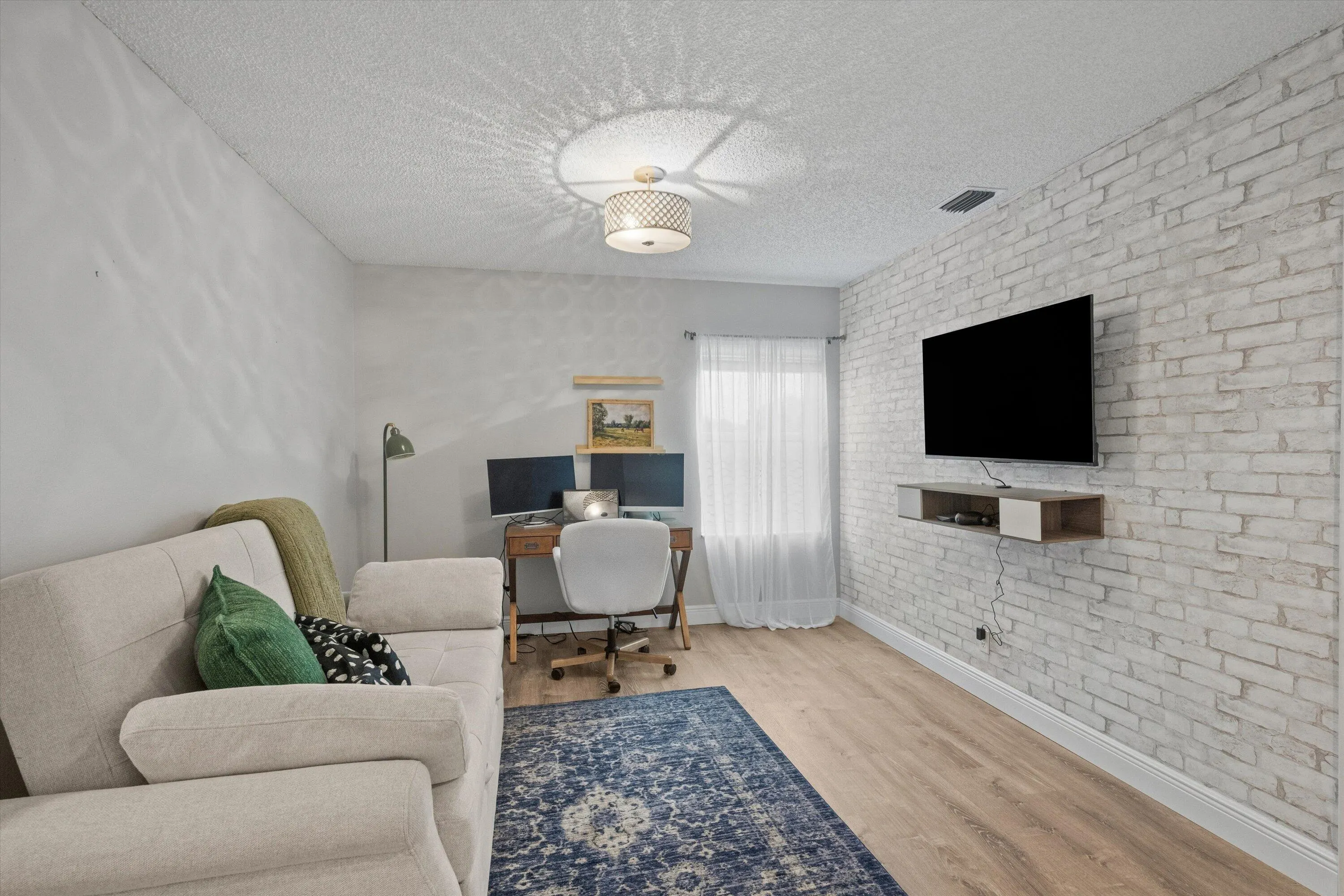1610 LAKEFIELD NORTH Court