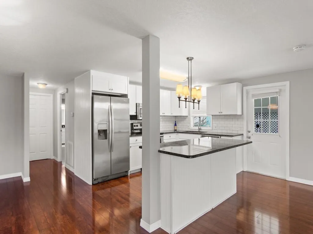 395 NE Jade Circle