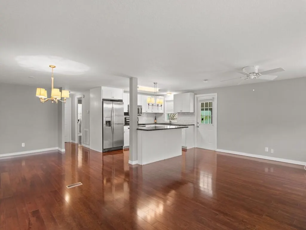 395 NE Jade Circle