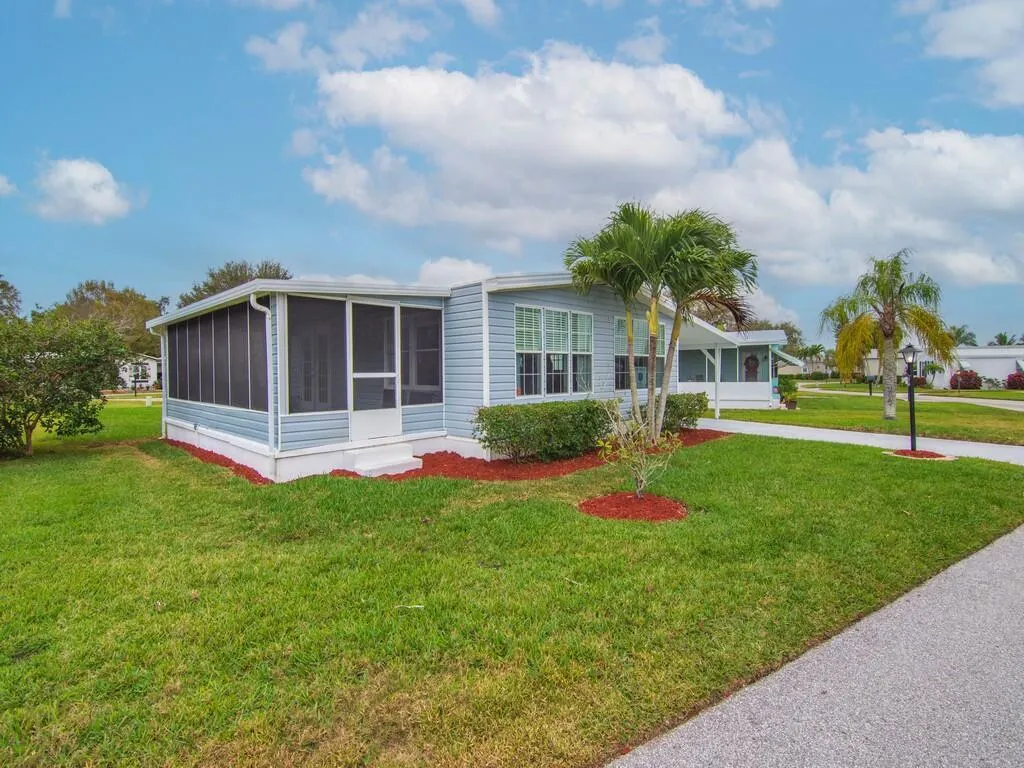 395 NE Jade Circle