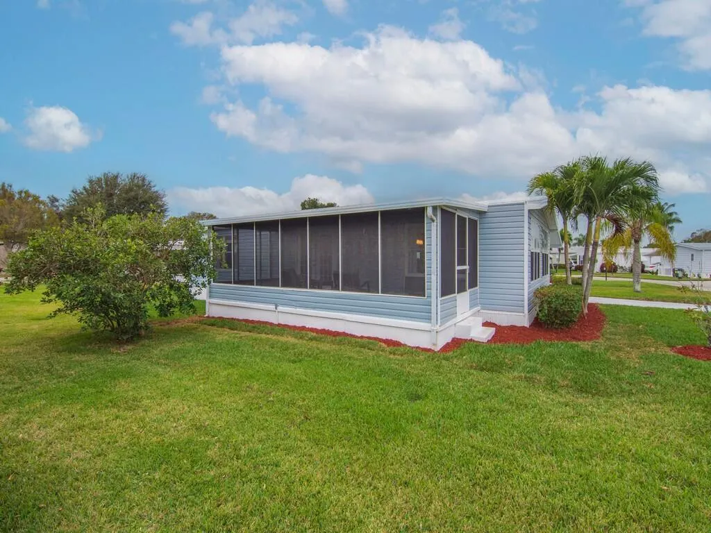 395 NE Jade Circle