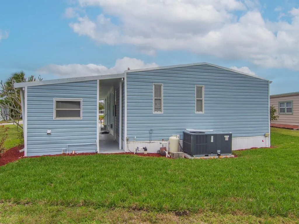 395 NE Jade Circle