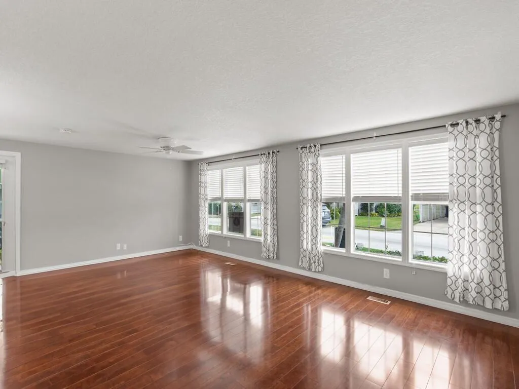 395 NE Jade Circle