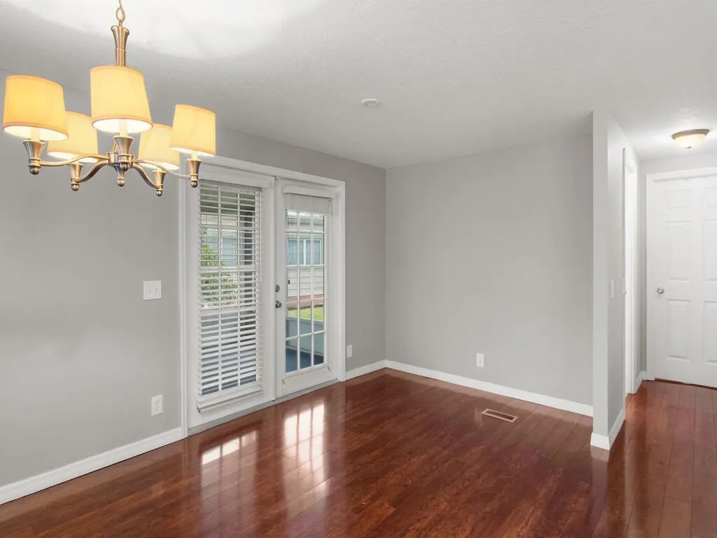395 NE Jade Circle