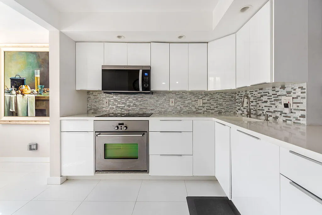 985 SE 19th Avenue #203