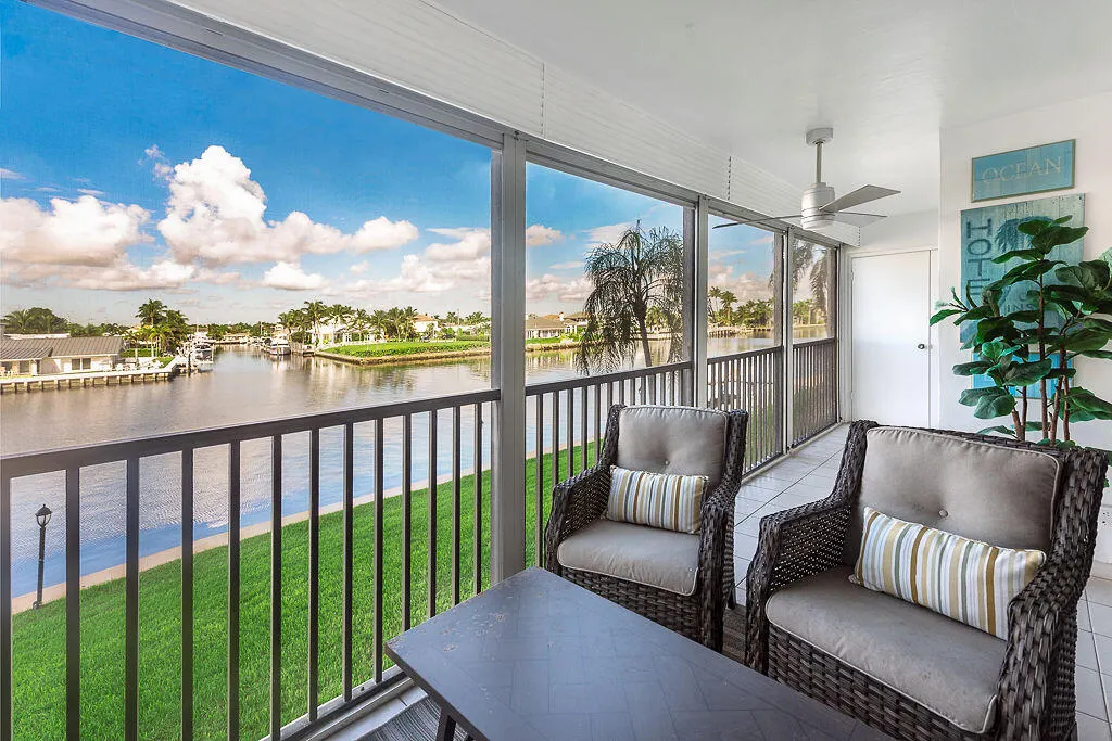 985 SE 19th Avenue #203