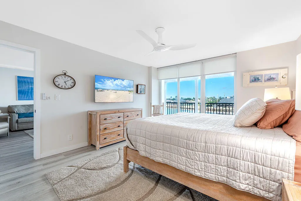 985 SE 19th Avenue #203