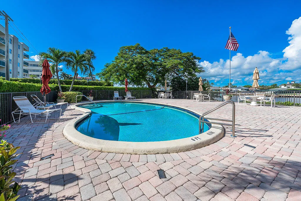 985 SE 19th Avenue #203