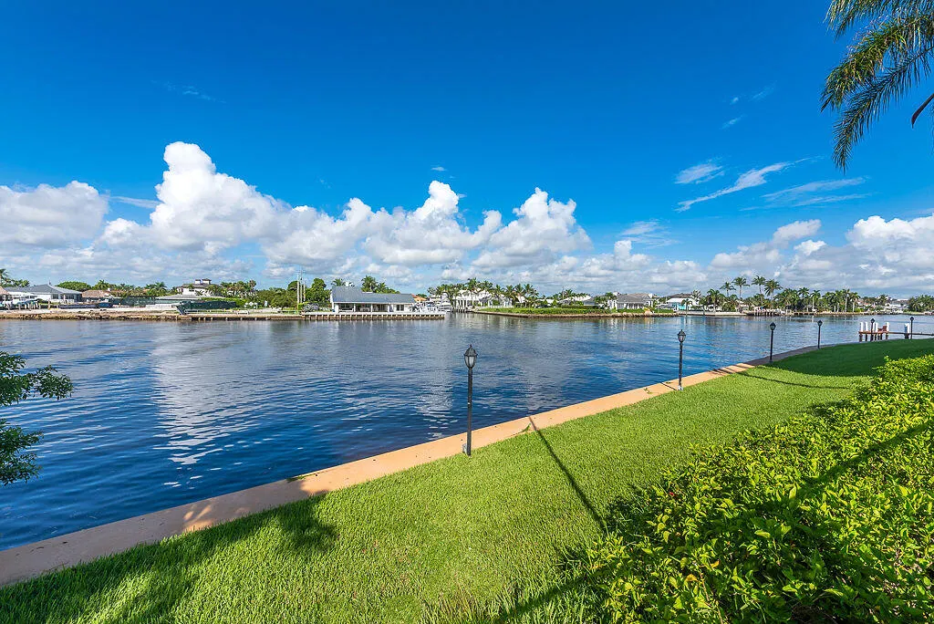 985 SE 19th Avenue #203