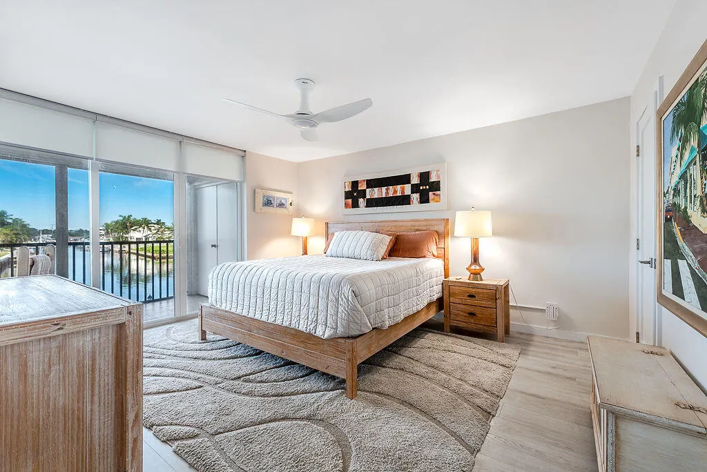 985 SE 19th Avenue #203