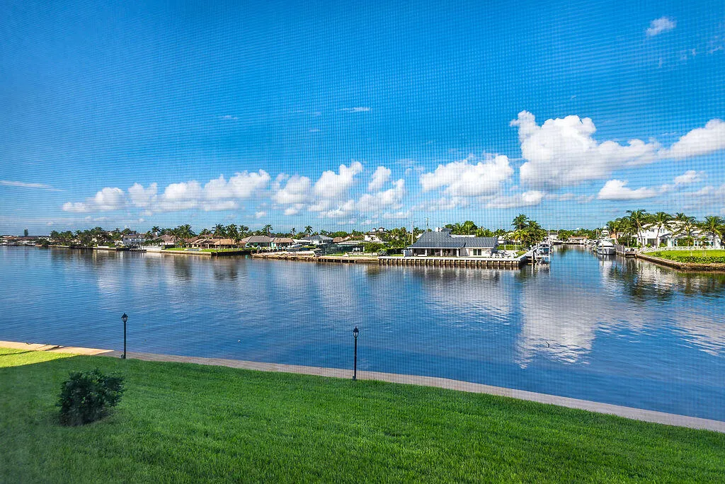 985 SE 19th Avenue #203
