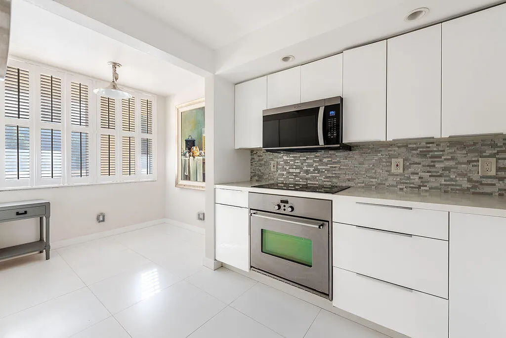 985 SE 19th Avenue #203