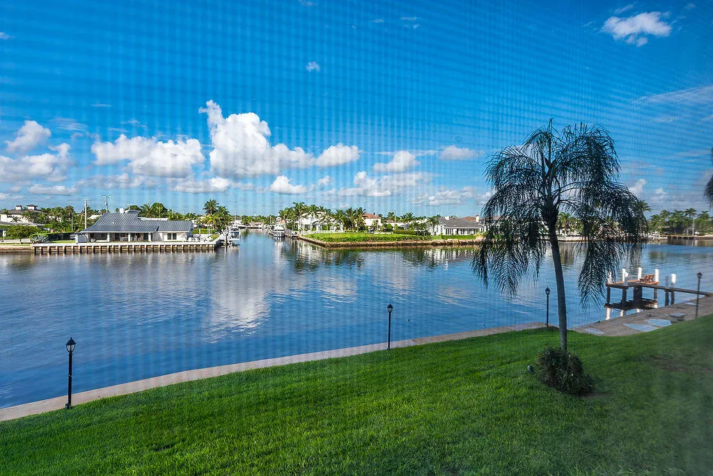 985 SE 19th Avenue #203