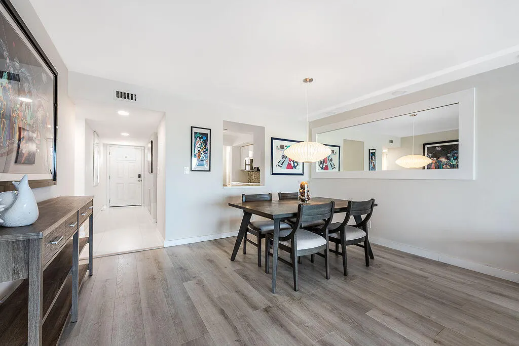 985 SE 19th Avenue #203
