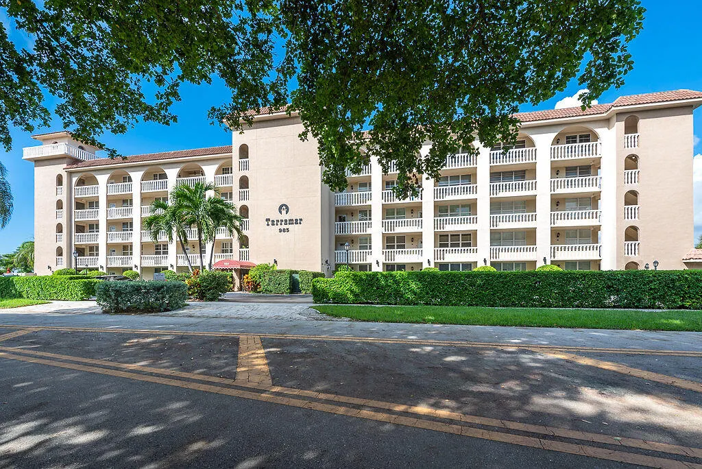 985 SE 19th Avenue #203