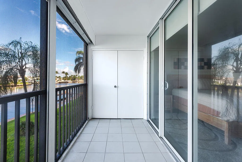 985 SE 19th Avenue #203