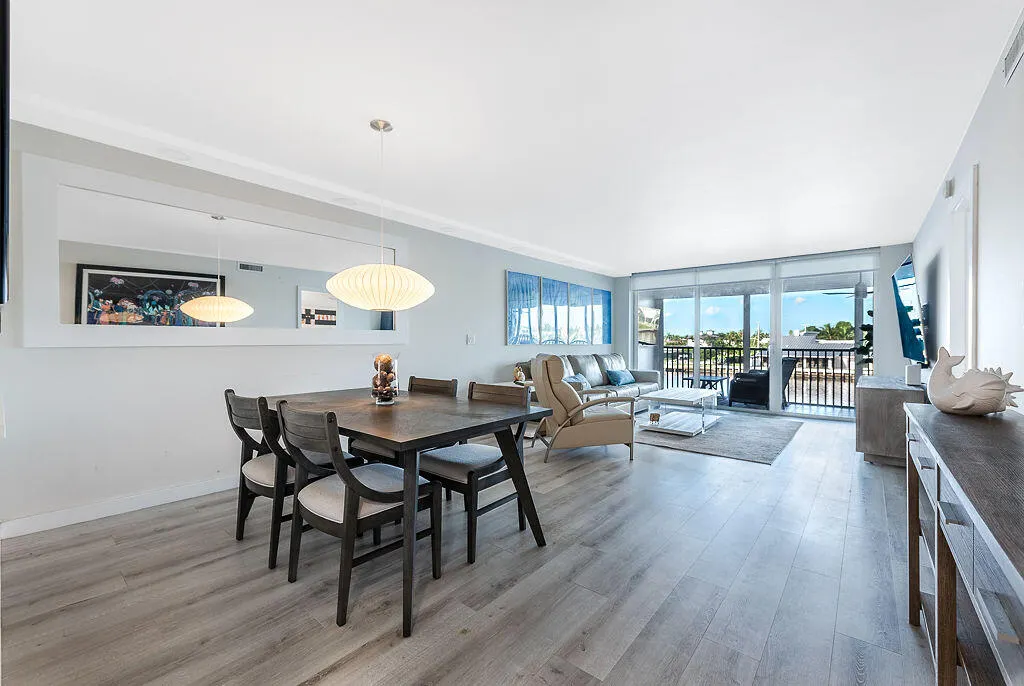 985 SE 19th Avenue #203