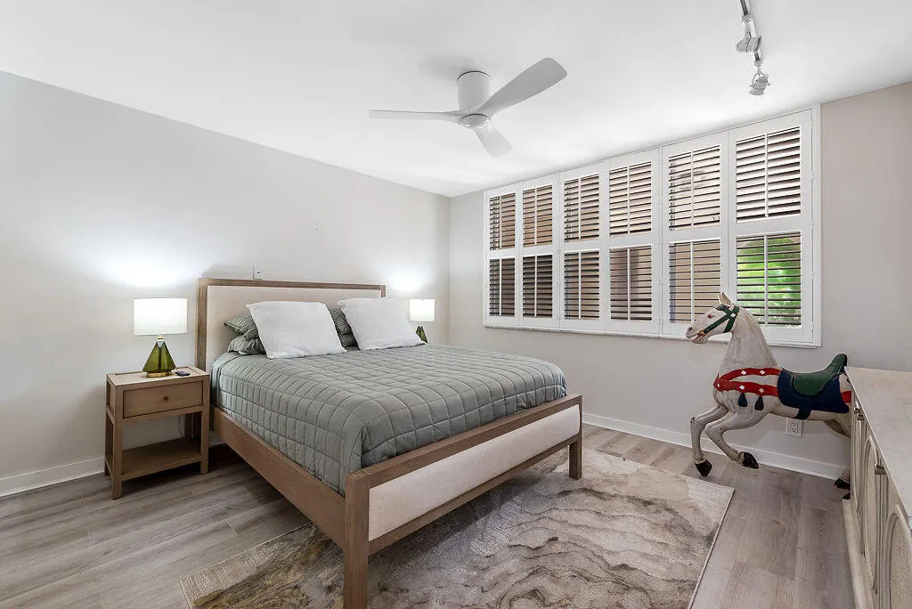 985 SE 19th Avenue #203