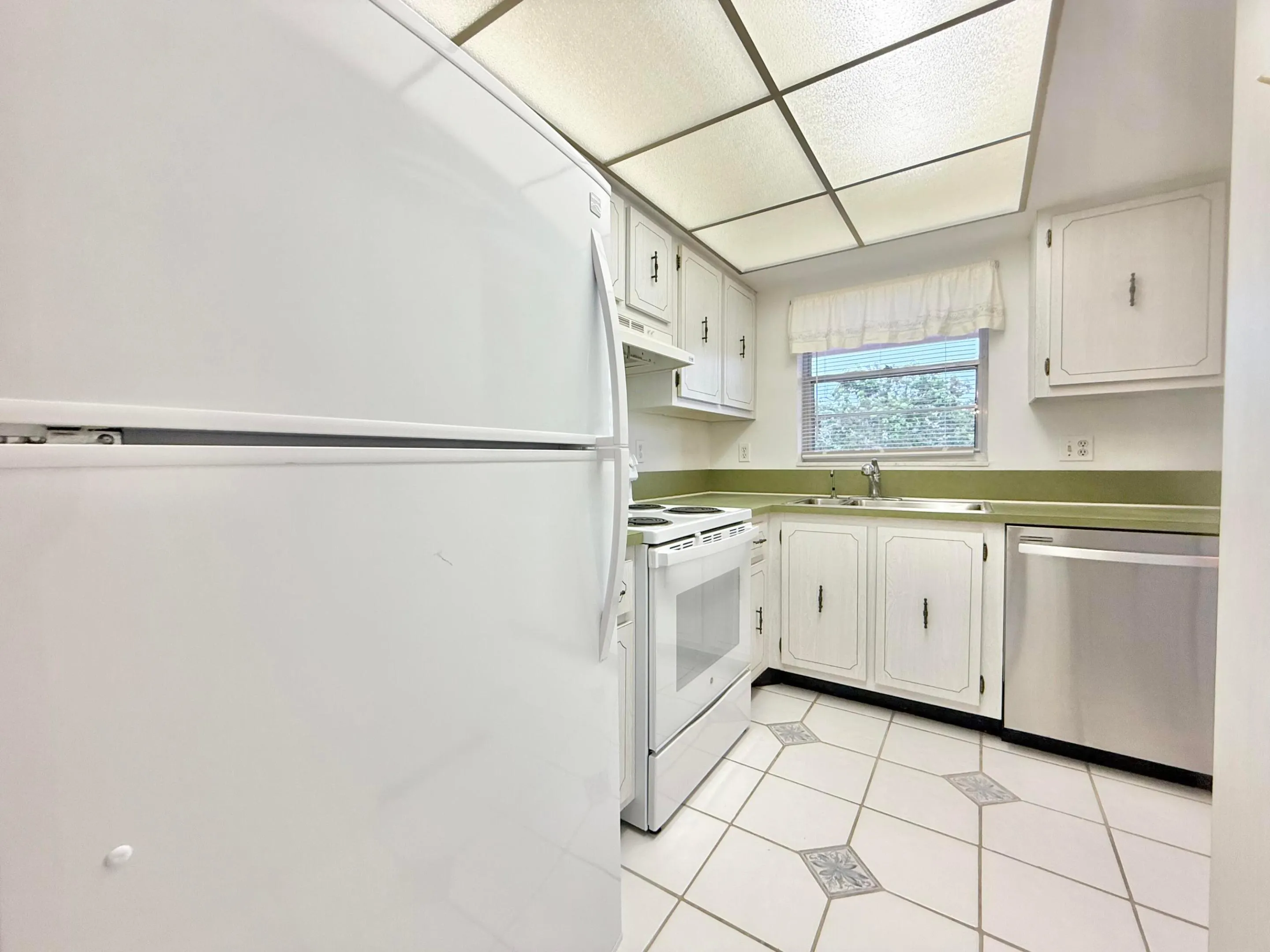 18081 SE COUNTRY CLUB Drive #21-207