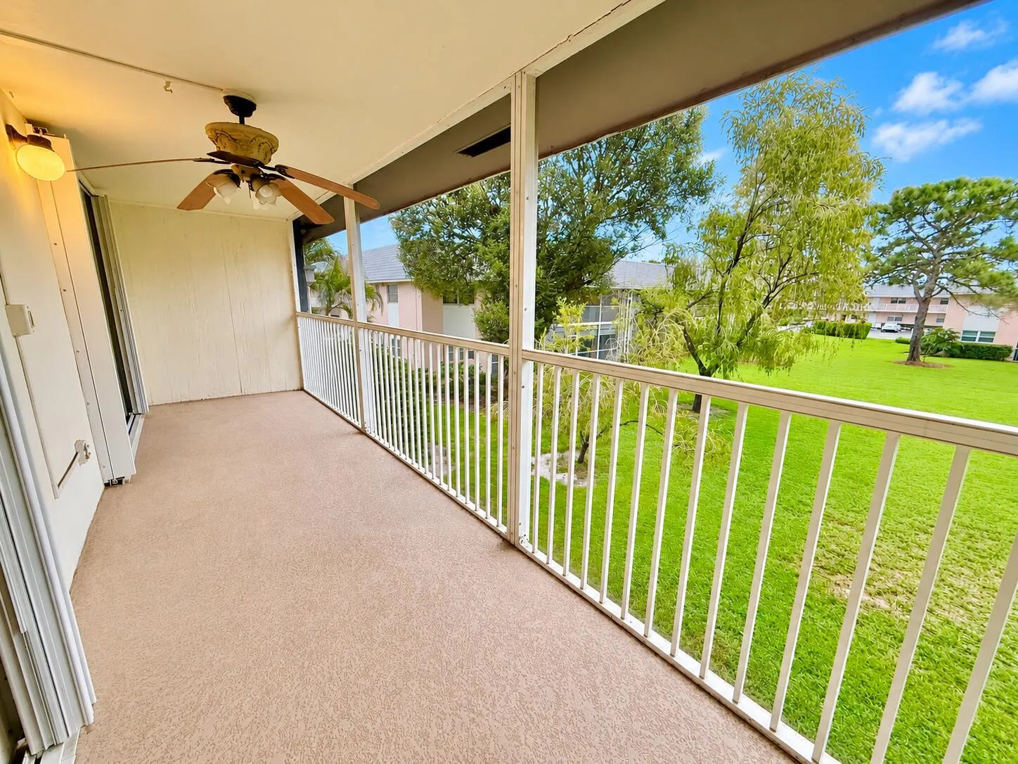 18081 SE COUNTRY CLUB Drive #21-207