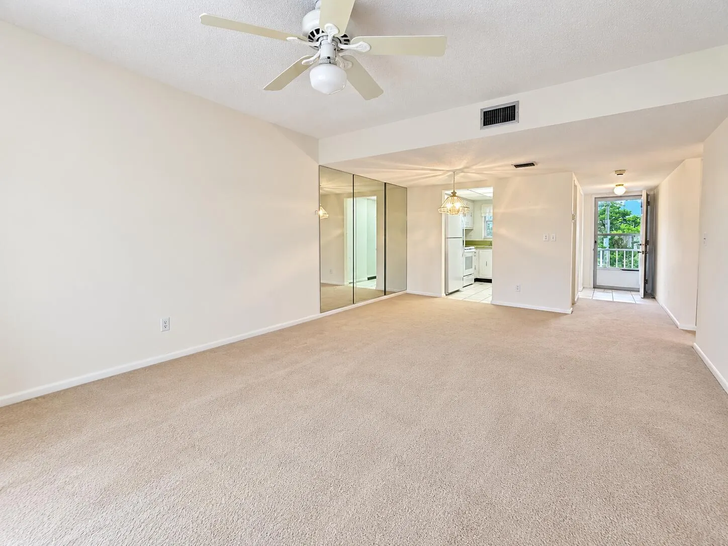 18081 SE COUNTRY CLUB Drive #21-207