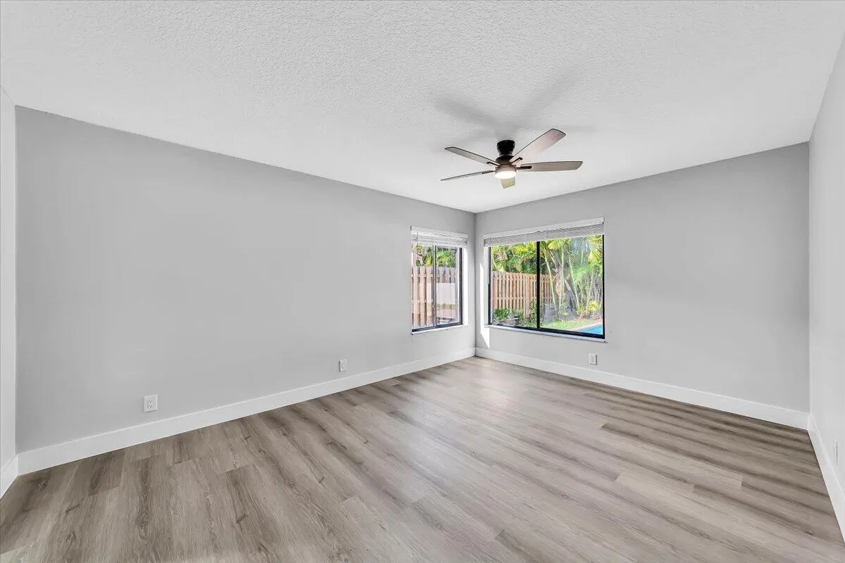837 SW 56TH Avenue
