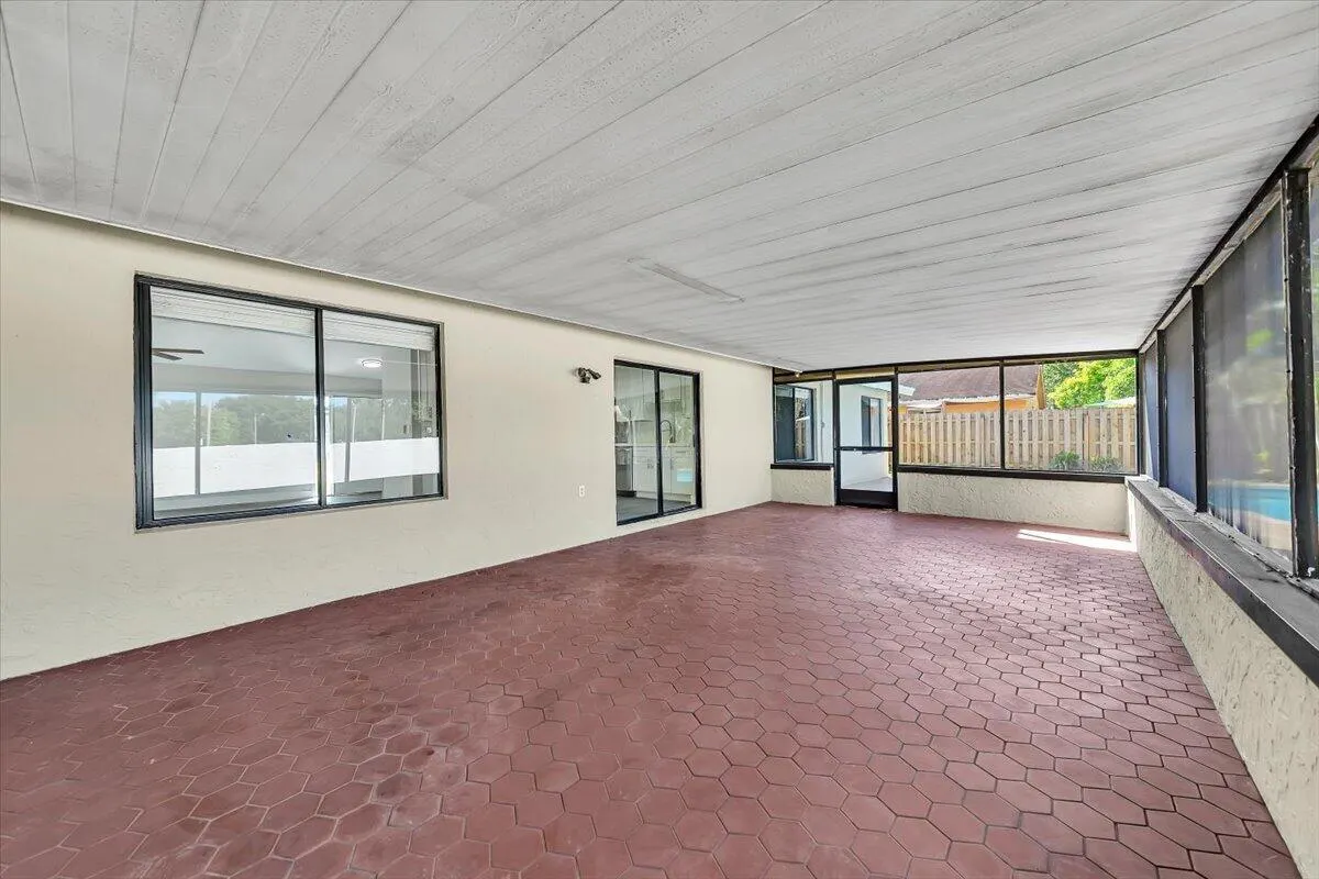 837 SW 56TH Avenue