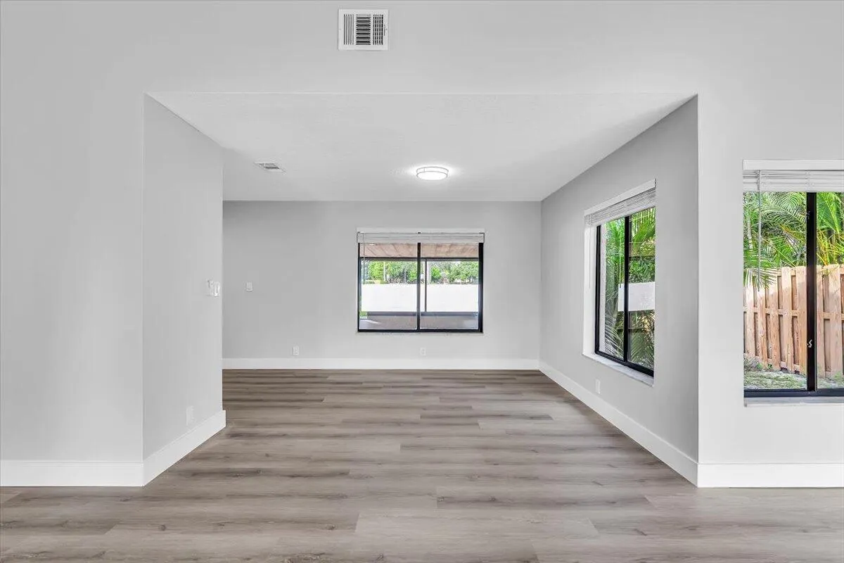 837 SW 56TH Avenue