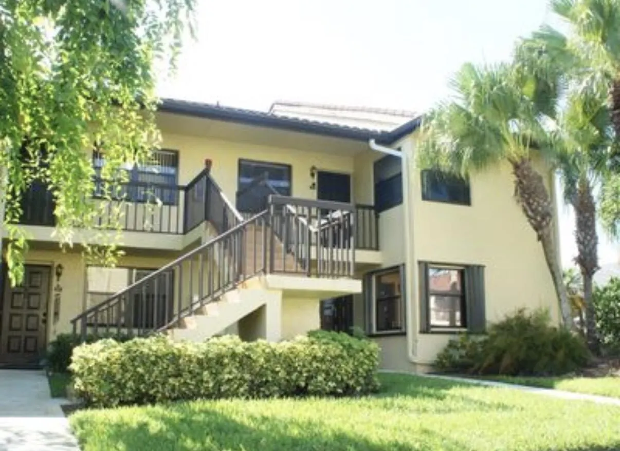 4699 LUCERNE LAKES Boulevard E #203