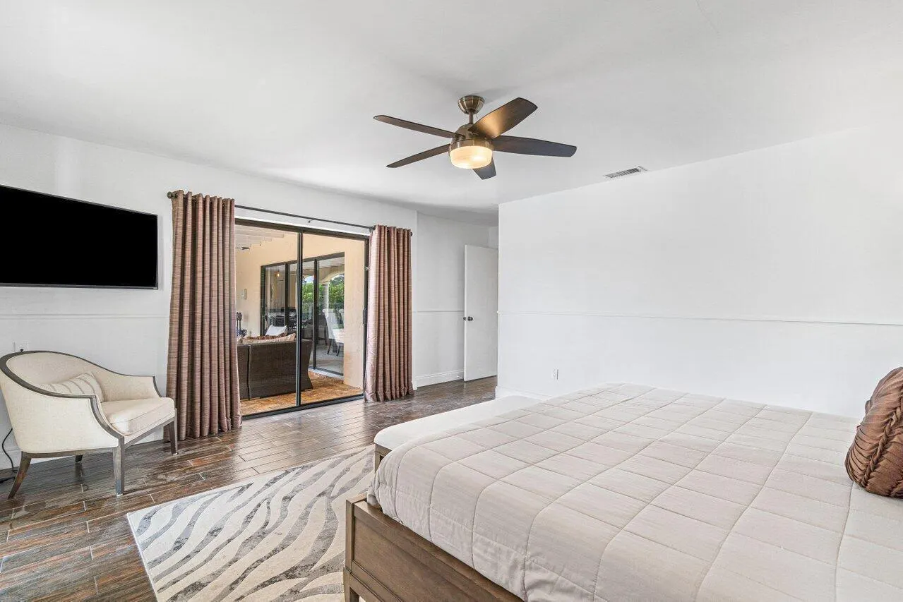 2276 NW 36th Street