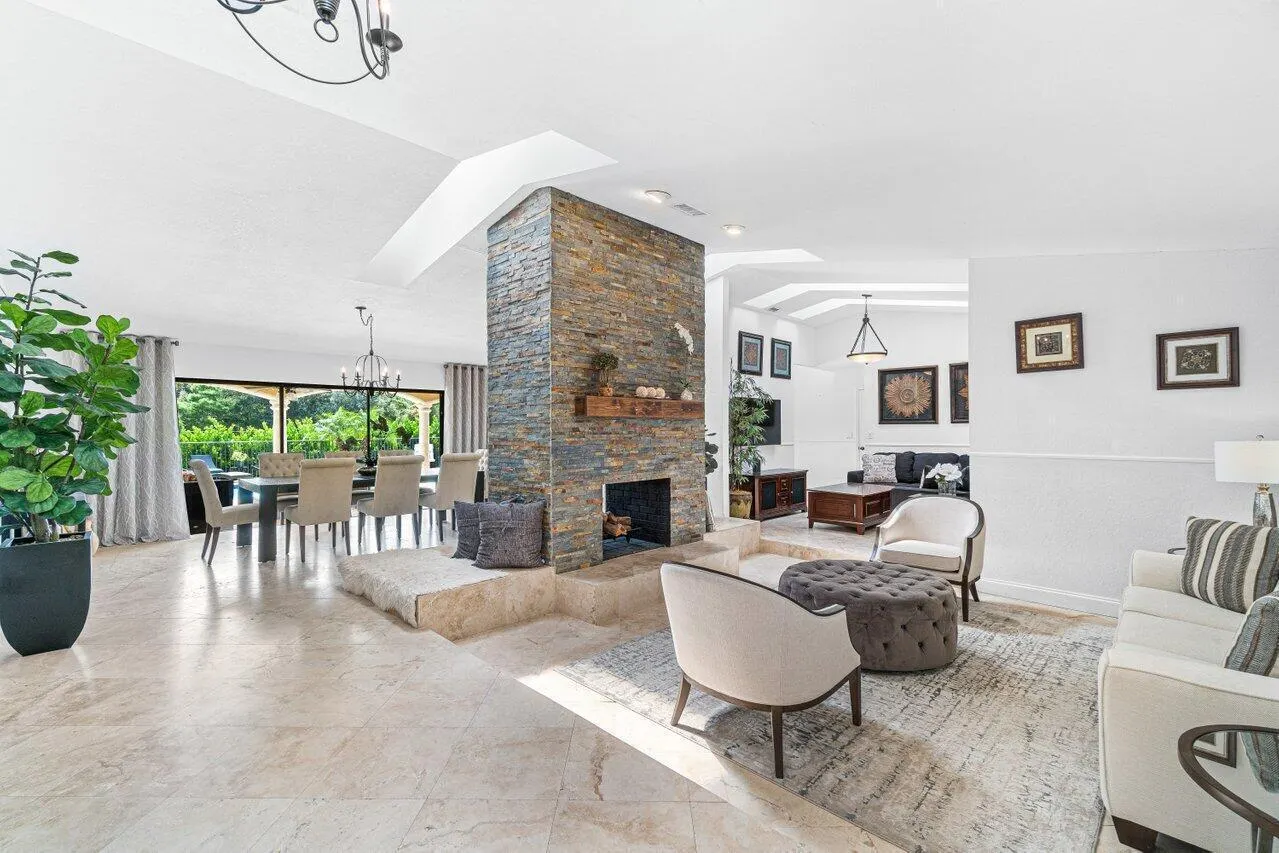 2276 NW 36th Street