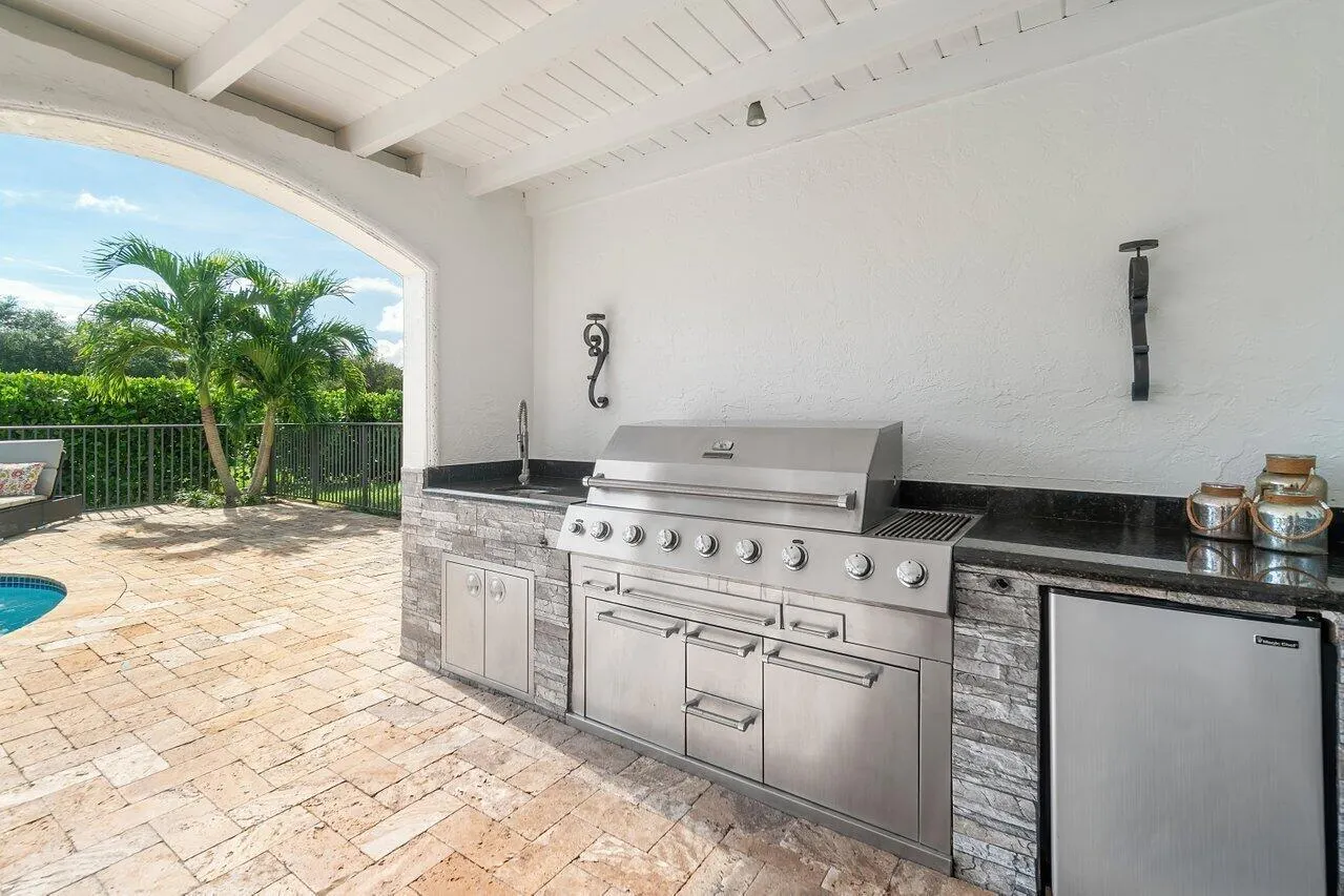 2276 NW 36th Street