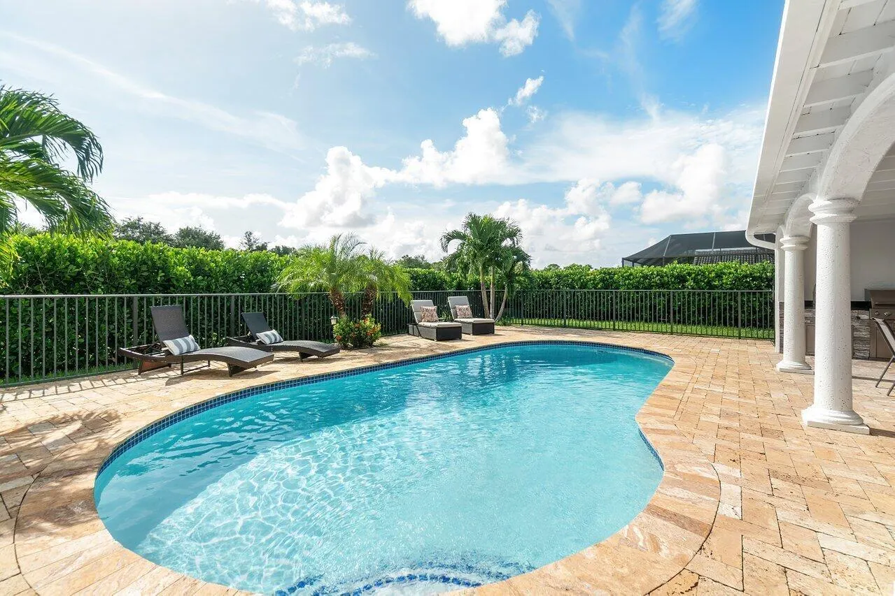 2276 NW 36th Street