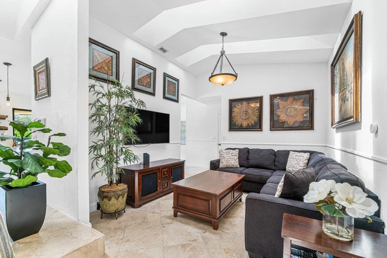 2276 NW 36th Street
