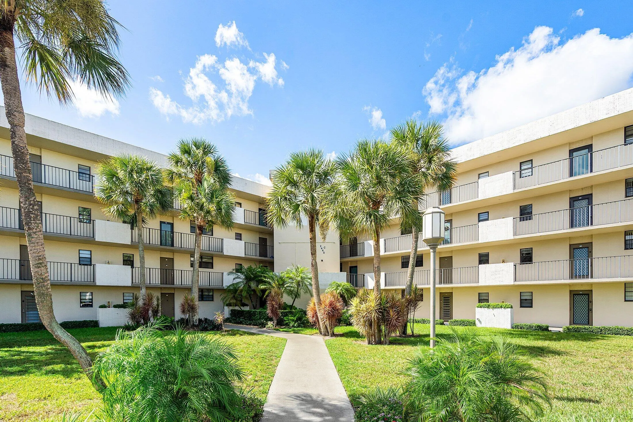 2440 DEER CREEK COUNTRY CLUB Boulevard #405-C