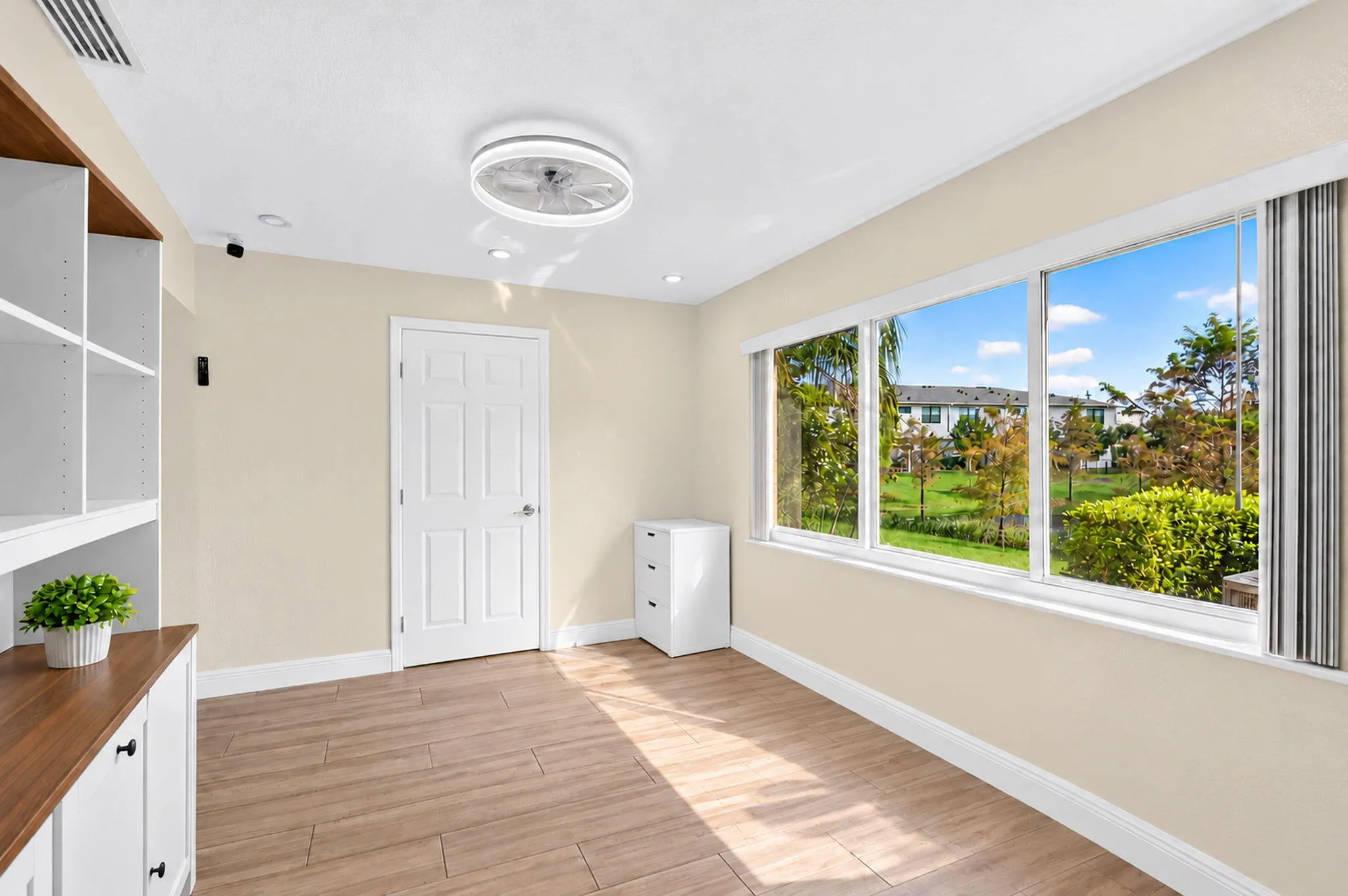 7099 PINE MANOR Drive