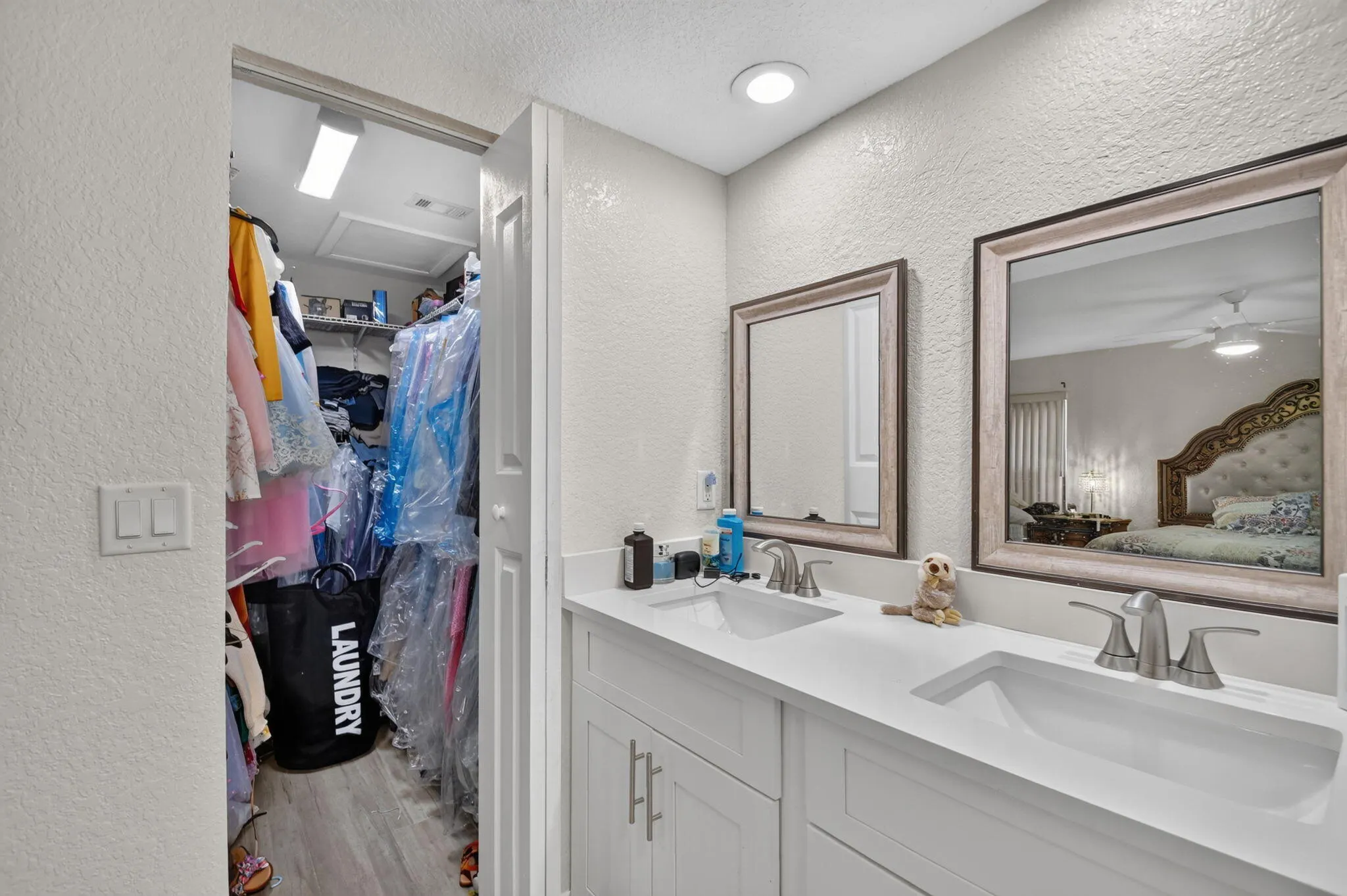 7099 PINE MANOR Drive