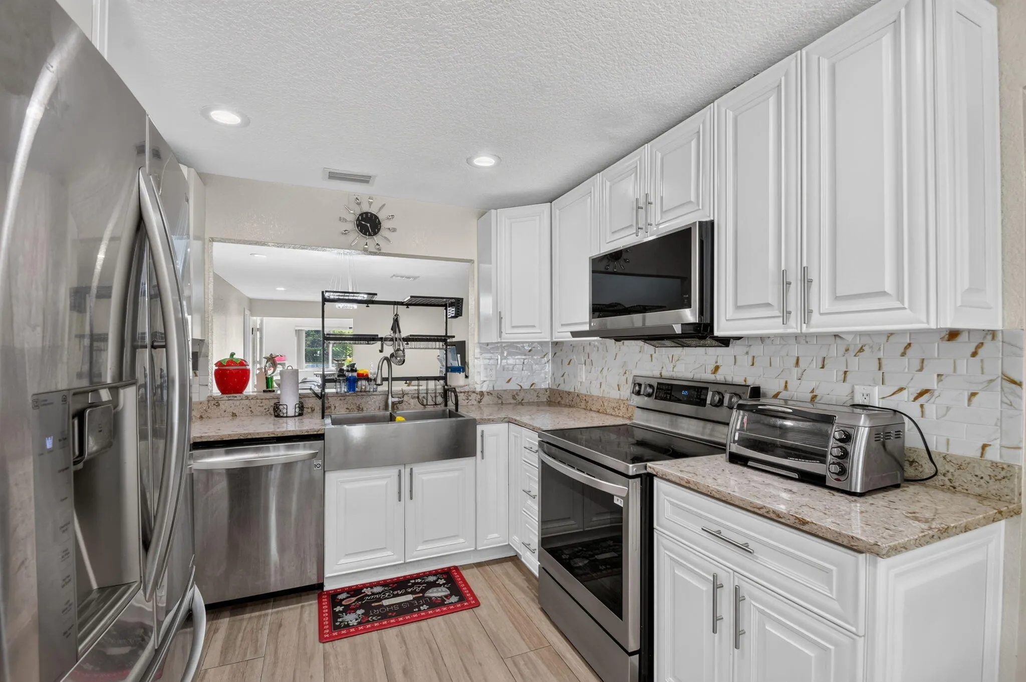 7099 PINE MANOR Drive